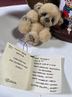 Lot 6 - PACK OF COLLECTABLE BEARS