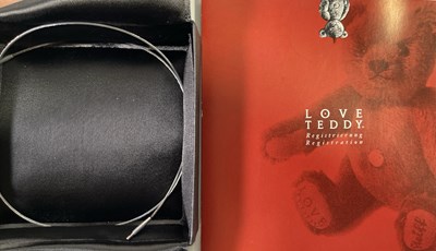 Lot 8 - STEIFF LOVE TEDDY 2002 - 994791