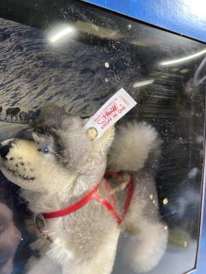 Lot 21 - STEIFF FULDA YUKON HUSKY AND SLEDGE WITH BASKET - 038617