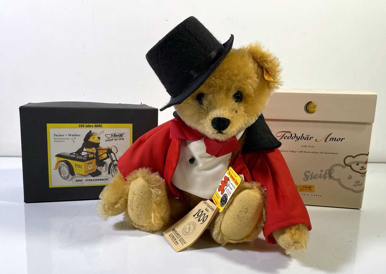 Lot 27 - COLLECTION OF THREE STEIFF BEARS