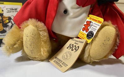 Lot 27 - COLLECTION OF THREE STEIFF BEARS