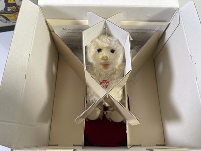 Lot 27 - COLLECTION OF THREE STEIFF BEARS