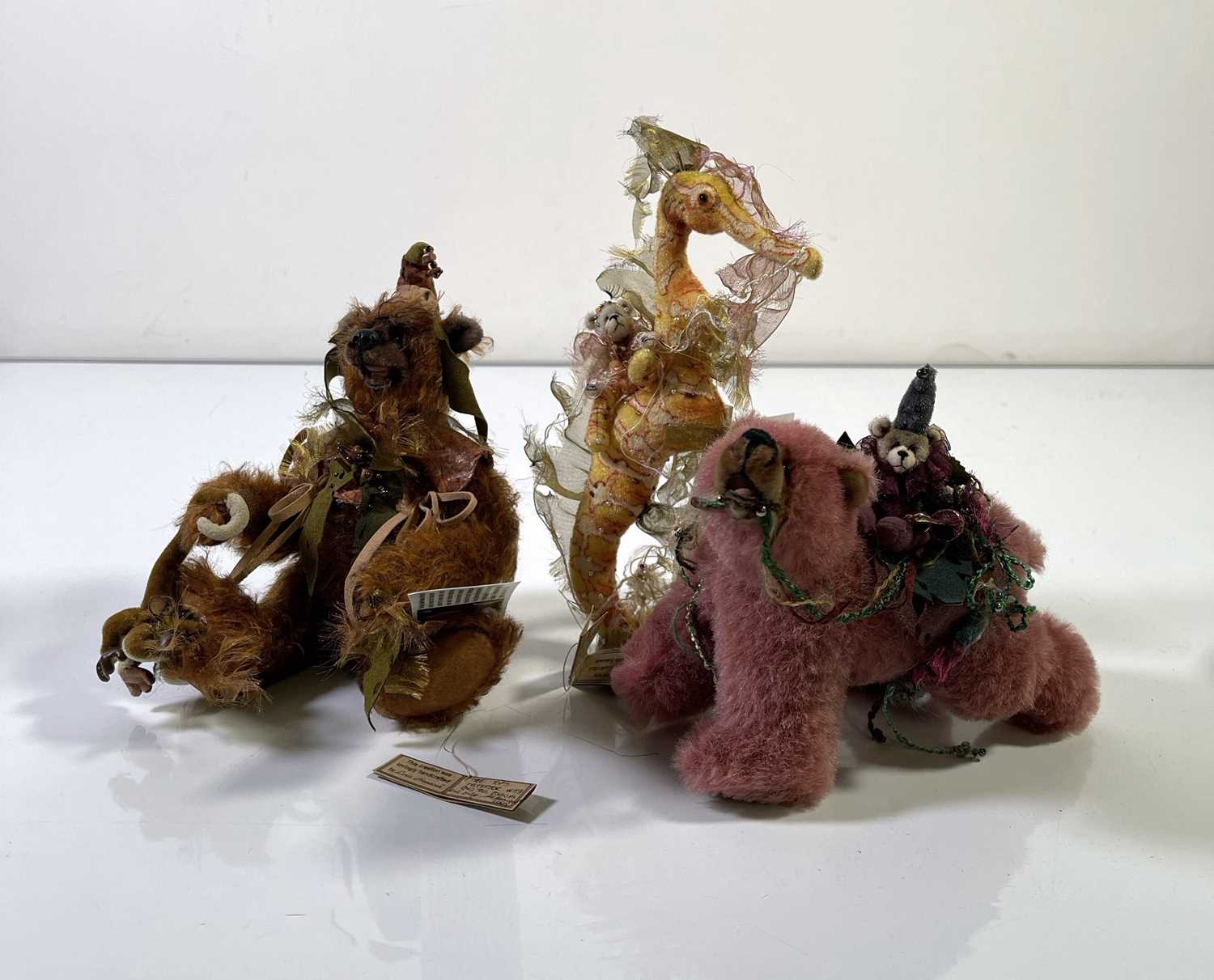 Lot 29 - LORIS HANCOCK BEARS PACK
