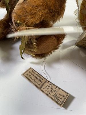 Lot 29 - LORIS HANCOCK BEARS PACK