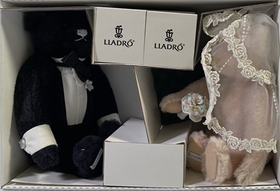 Lot 37 - STEIFF LLADRO HAPPY COUPLE BRIDE AND GROOM BEAR SET - 677083