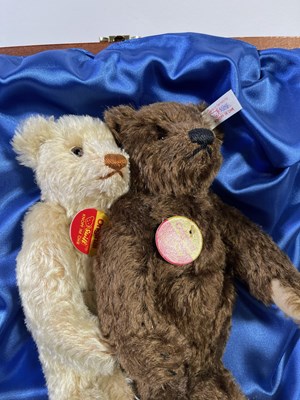 Lot 40 - STEIFF LOVE FOR A LIFETIME TEDDY BEAR SET - 00380