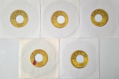 Lot 93 - ELVIS PRESLEY - 7" USA SUN RECORDS RARITIES - 1950'S ORIGINAL PRESSINGS