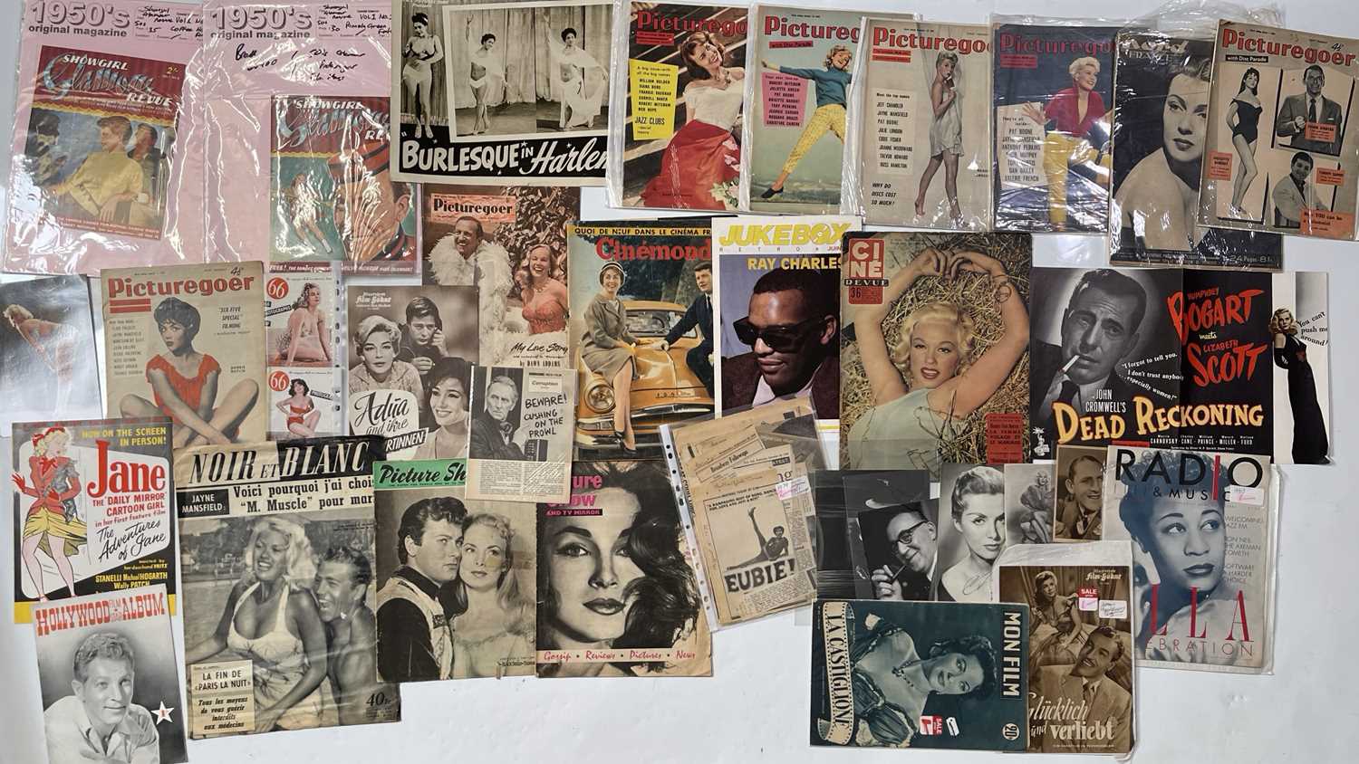 Lot 52 - FILM / GLAMOUR - MAGAZINES INC 50S PIN UPS/PHOTOPLAY ETC.