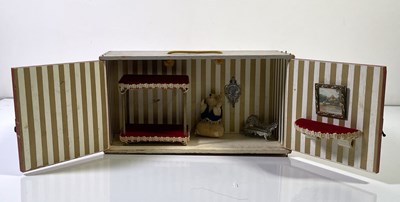 Lot 47 - STEIFF COUNTRY MOUSE AND CITY MOUSE HOUSE SETS