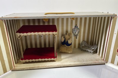 Lot 47 - STEIFF COUNTRY MOUSE AND CITY MOUSE HOUSE SETS
