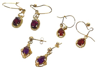 Lot 7 - GOLD JEWELLERY - GARNET AND AMETHYST EARRINGS.