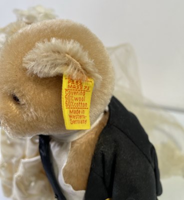 Lot 64 - STEIFF BRIDE (0270/28) AND GROOM (0271/28)