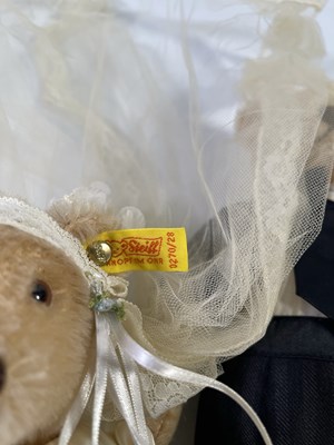 Lot 64 - STEIFF BRIDE (0270/28) AND GROOM (0271/28)
