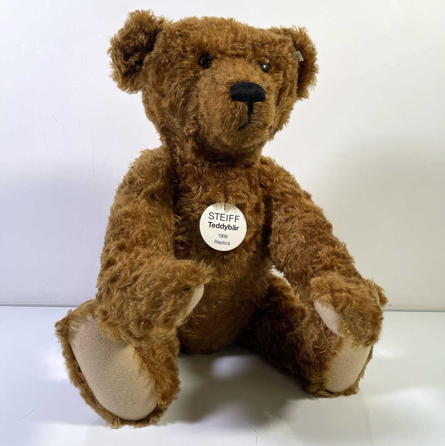 Lot 81 - STEIFF RED BROWN 1906 REPLICA BEAR - 404405
