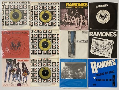 Lot 78 - RAMONES - 7" PACK