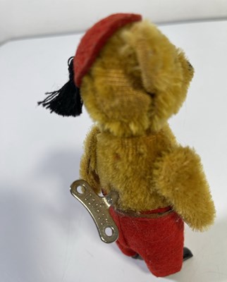 Lot 88 - VINTAGE 1920S SCHUCO WIND-UP BEAR
