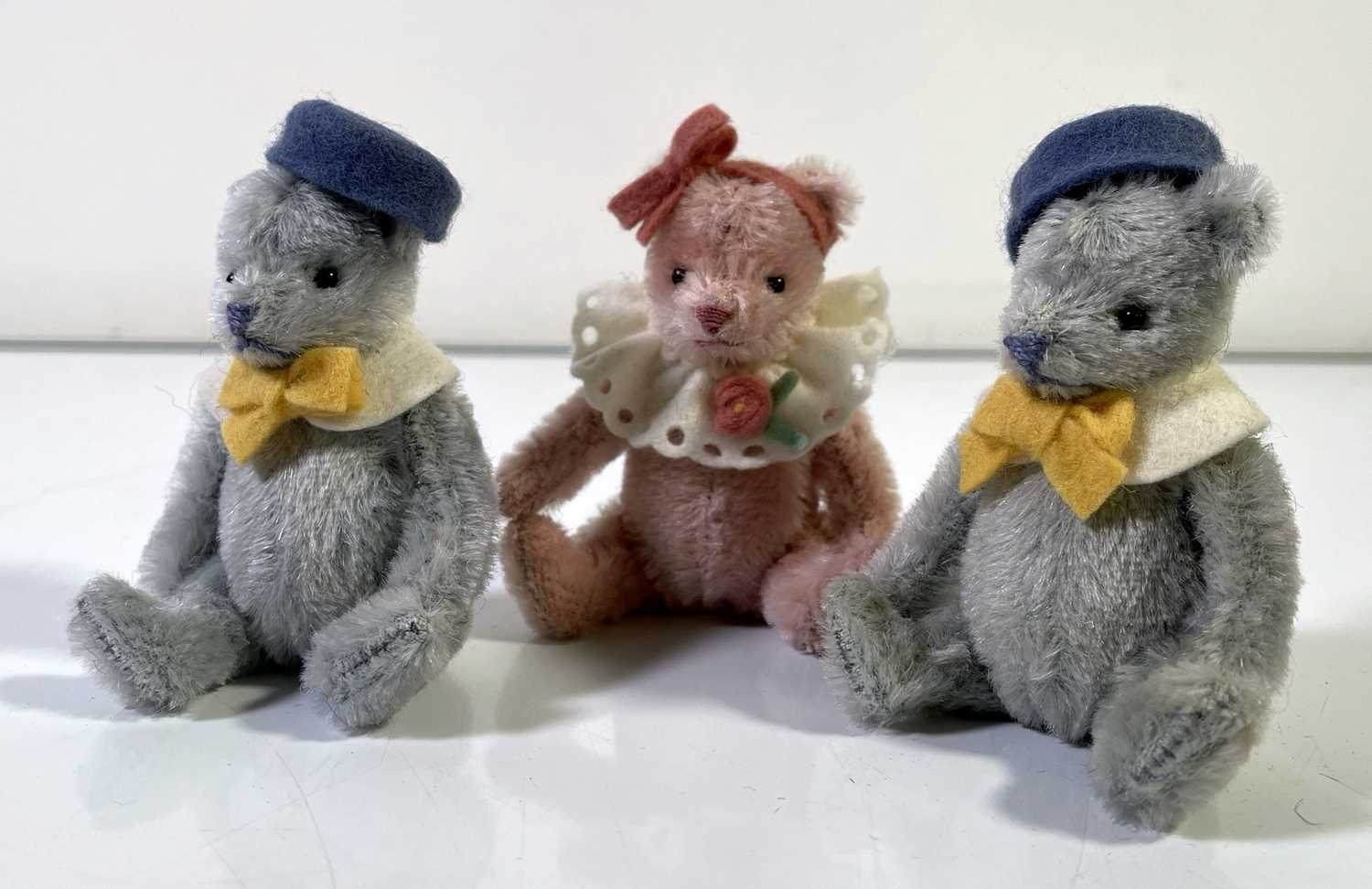 Lot 95 - R. JOHN WRIGHT BITTY BEAR PACK