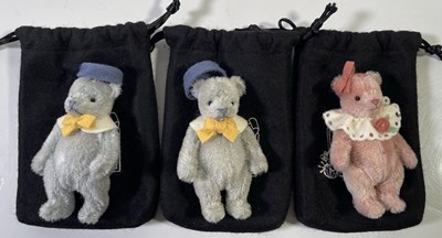 Lot 95 - R. JOHN WRIGHT BITTY BEAR PACK
