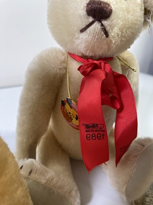 Lot 102 - PACK OF THREE STEIFF BEARS
