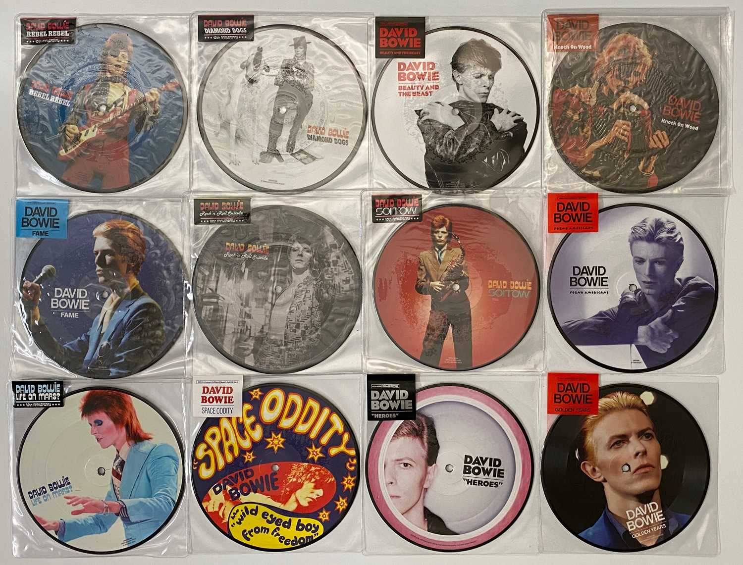 Lot 42 - DAVID BOWIE - 40TH ANNIVERSARY - 7" PACK