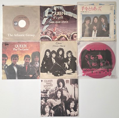 Lot 66 - QUEEN - MISC - 7" PACK