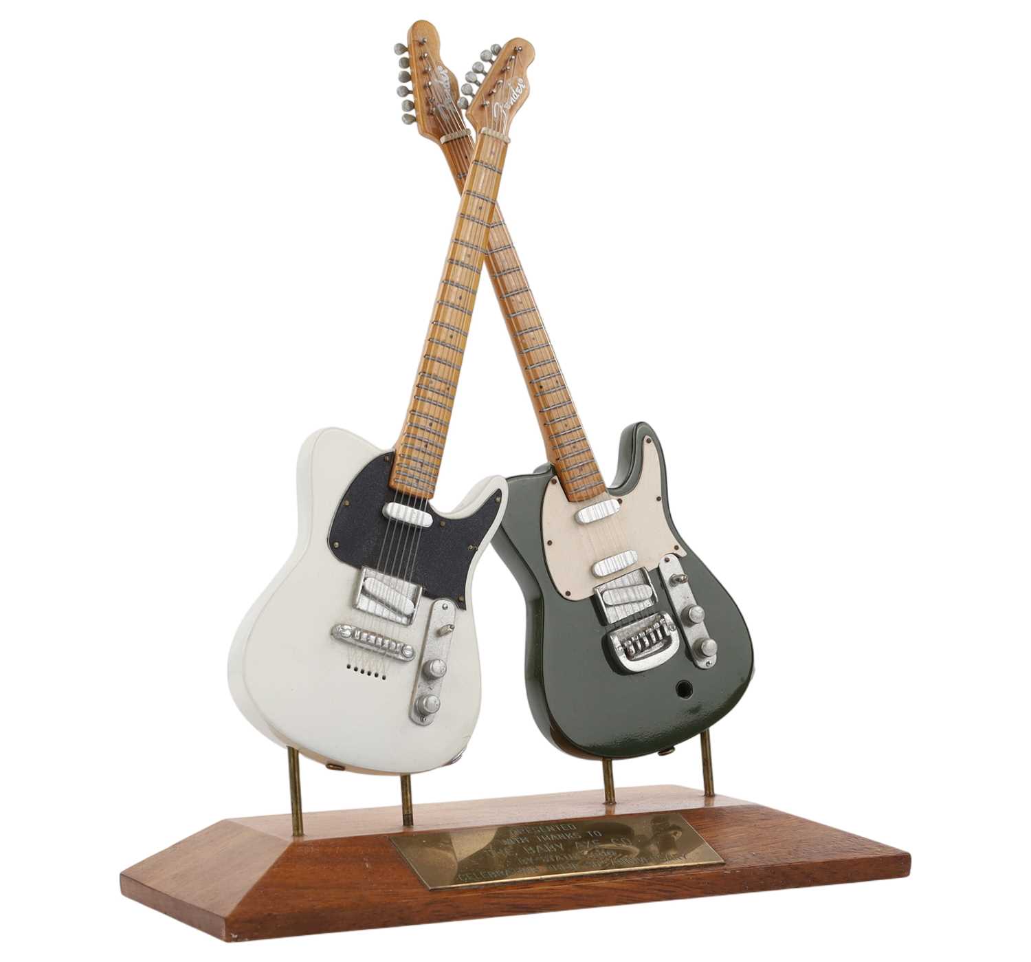 Lot 48 - STATUS QUO - PRESENTATION 'BABY AXE' GUITAR.