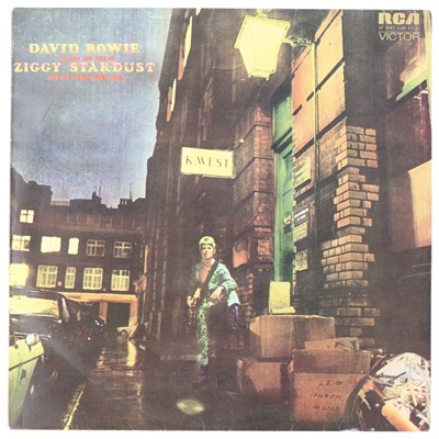 Lot 136 - DAVID BOWIE - SIGNED COPY OF 'ZIGGY STARDUST...'.