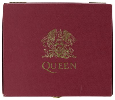 Lot 160 - QUEEN - BOX OF TRICKS.