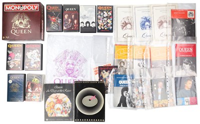 Lot 166 - QUEEN - COLLECTION OF ORIGINAL FAN CLUB MAGAZINES / MEMORABILIA.