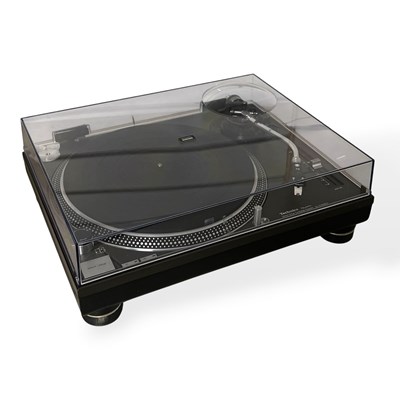 Lot 8 - TECHNICS SL-1210 MK2 DIRECT DRIVE TURNTABLE.