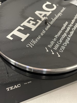 Lot 9 - TEAC TN-300 TURNTABLE.