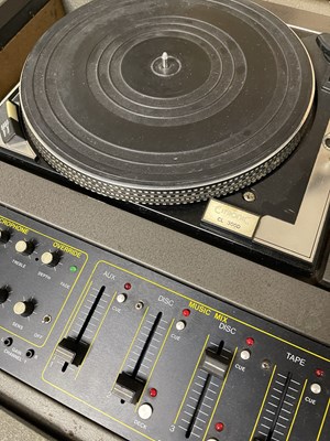 Lot 13 - CITRONIC TAMAR TWIN TURNTABLE (DISCO DECK).
