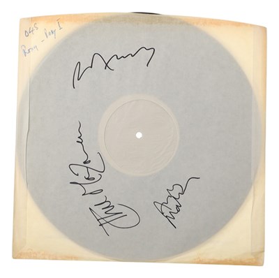 Lot 56 - ROXY MUSIC - ROXY MUSIC - WHITE LABEL TEST PRESSING - SIGNED BY PHIL MANZANERA / BRYAN FERRY / ANDY MACKAY