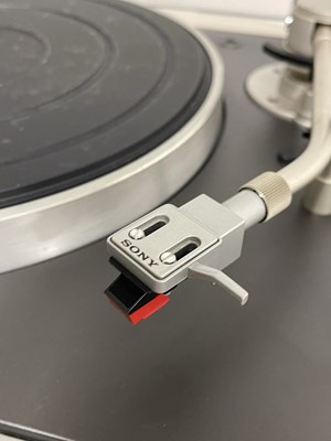 Lot 14 - SONY PS-X60 DIRECT DRIVE TURNTABLE.