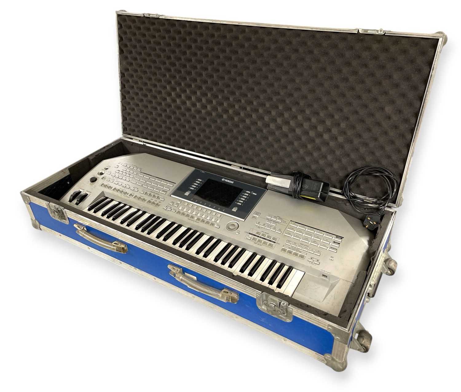 Lot 5 - KEYBOARDS INC YAMAHA TYROS 2 / FATAR STUDIO 900.