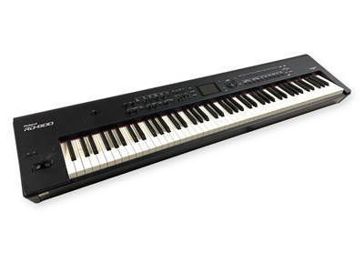 Lot 6 - ROLAND RD – 800 PIANO KEYBOARD.