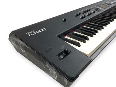 Lot 6 - ROLAND RD – 800 PIANO KEYBOARD.