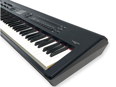 Lot 6 - ROLAND RD – 800 PIANO KEYBOARD.