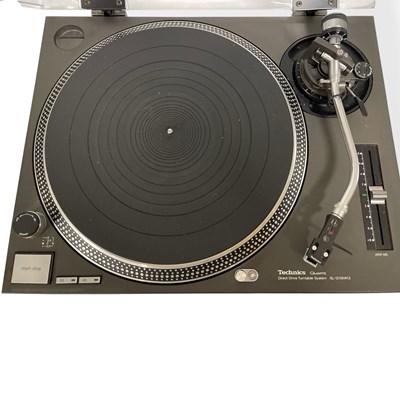 Lot 25 - TECHNICS SL-1210MKII DIRECT DRIVE TURNTABLE.