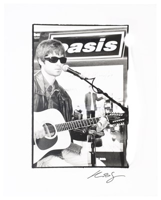 Lot 92 - OASIS - MICHAEL SPENCER JONES - SIGNED 8X10" PHOTO.