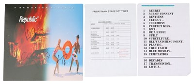Lot 165 - NEW ORDER - SIGNED LP SLEEVE / HEATON PARK SETLIST.