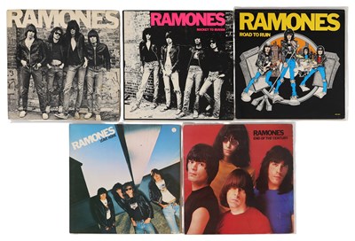 Lot 32 - RAMONES - LP PACK