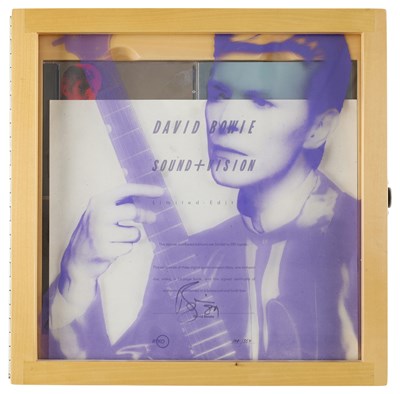 Lot 84 - DAVID BOWIE SOUND + VISION 4CD BOXSET WITH WOODEN BOX SIGNED BY DAVID BOWIE