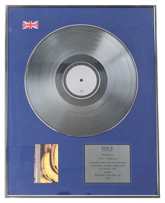Lot 76 - THE CHARLATANS - BETWEEN 10TH... OFFICIAL BPI SILVERDISC AWARD.