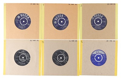 Lot 52 - 1964 - JAN TO MARCH - FEMEALE POP - 7" SINGLE COLLECTION - SANDRA BARRY, THE ORCHIDS, BERYL MARSDEN