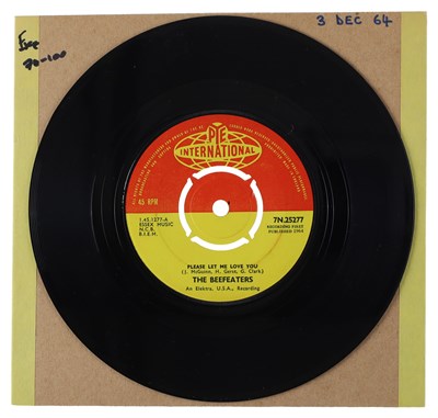 Lot 58 - THE BEEFEATERS – PLEASE LET ME LOVE YOU UK PYE INTERNATIONAL 7” (7N.25277)
