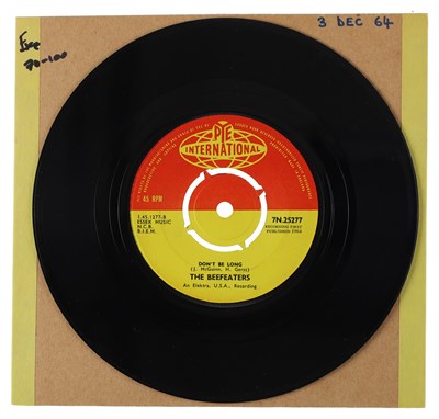 Lot 58 - THE BEEFEATERS – PLEASE LET ME LOVE YOU UK PYE INTERNATIONAL 7” (7N.25277)