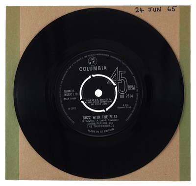 Lot 121 - CHRIS FARLOW AND THE THUNDERBIRDS – BUZZ WITH THE FUZZ UK COLUMBIA 7” (DB 7614)