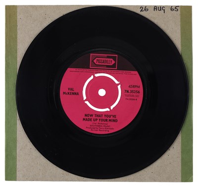 Lot 123 - VAL MCKENNA – MIXED-UP SHOOK-UP GIRL UK PICCADILLY 7” (7N.35256)