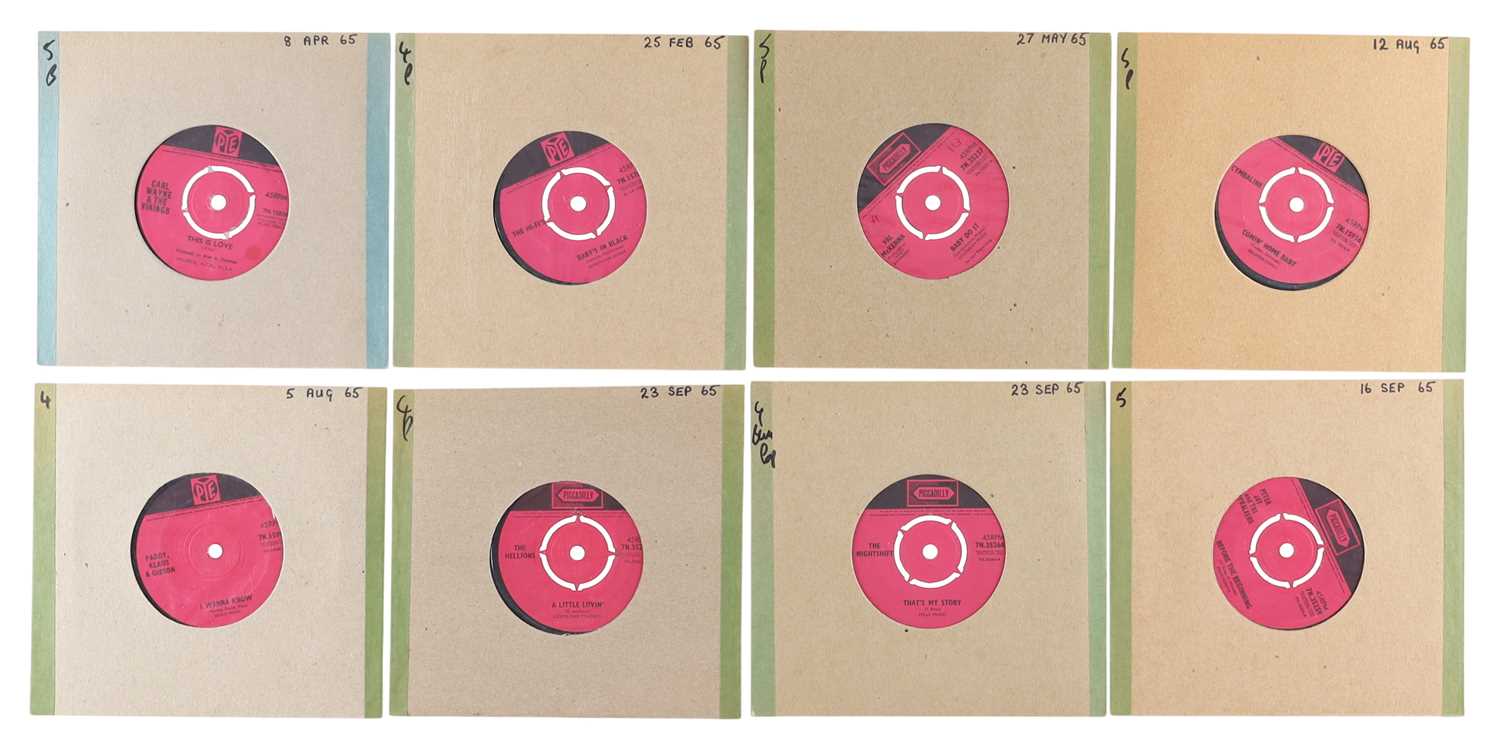 Lot 128 - UK 60'S PYE LABEL POP & BEAT 7" PACK - CARL WAYNE, THE HI-FI'S, VAL MCKENNA